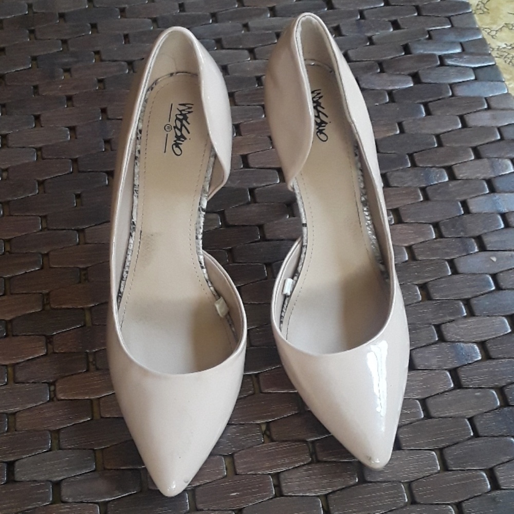 Gorgeous heeled Shoes